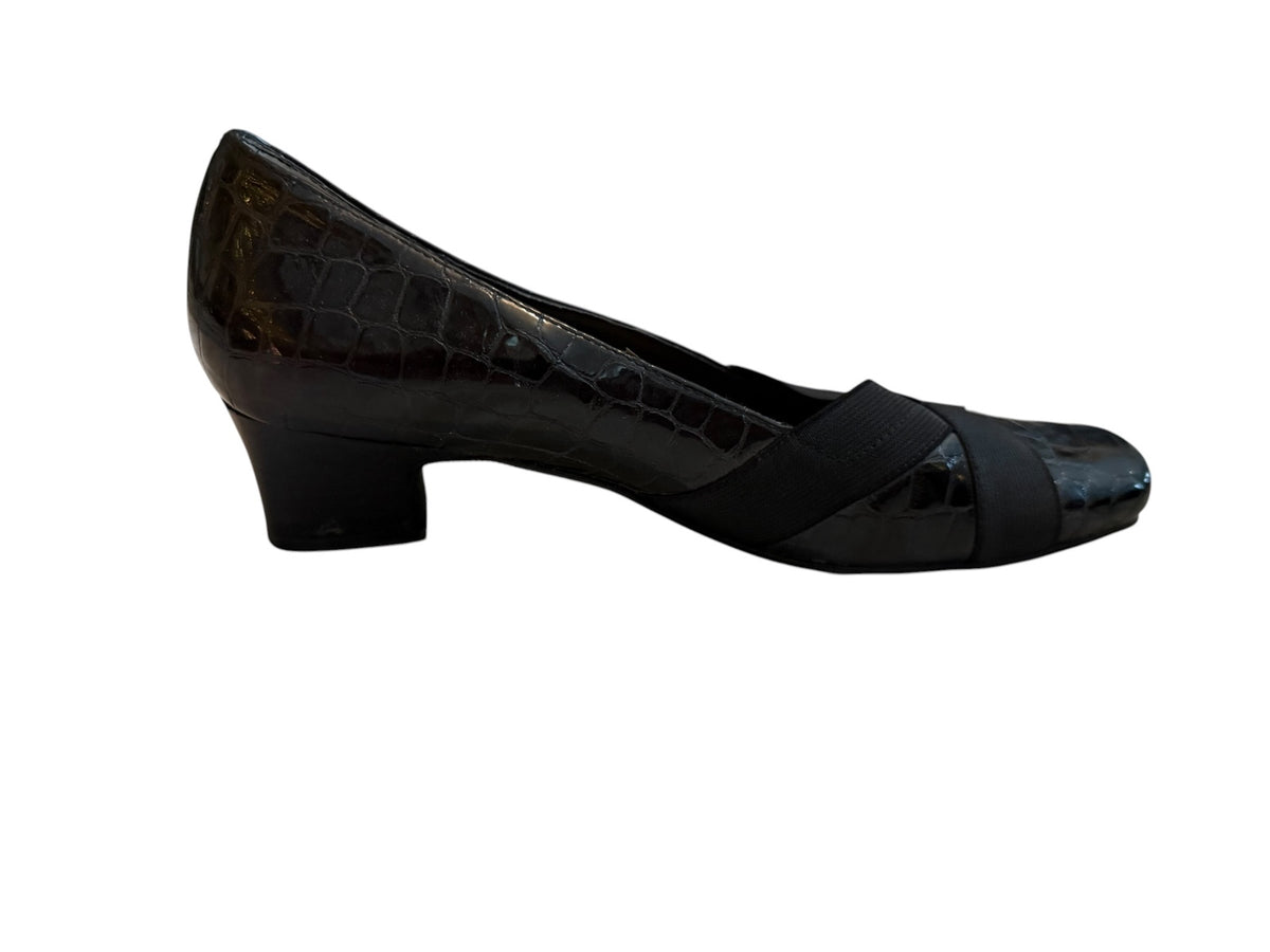 Ross Hommerson Black Croc-Embossed Low Heel Pumps