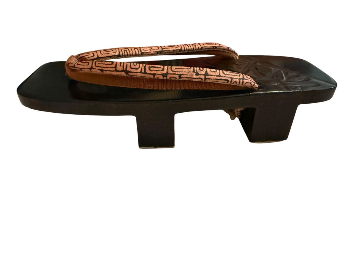 Vintage Japanese Geta Sandals with Traditional Fabric Straps