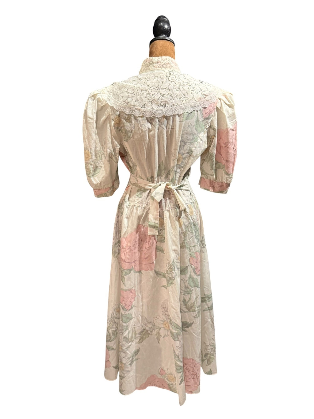 Vintage Pea Patch Floral Lace Collar Dress