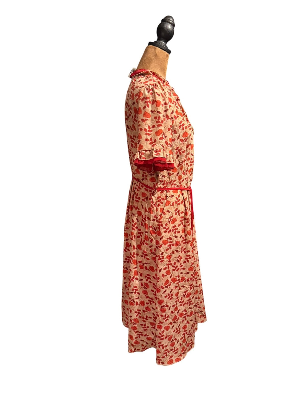 Floral Midi Dress with Ruffle Collar and Belt