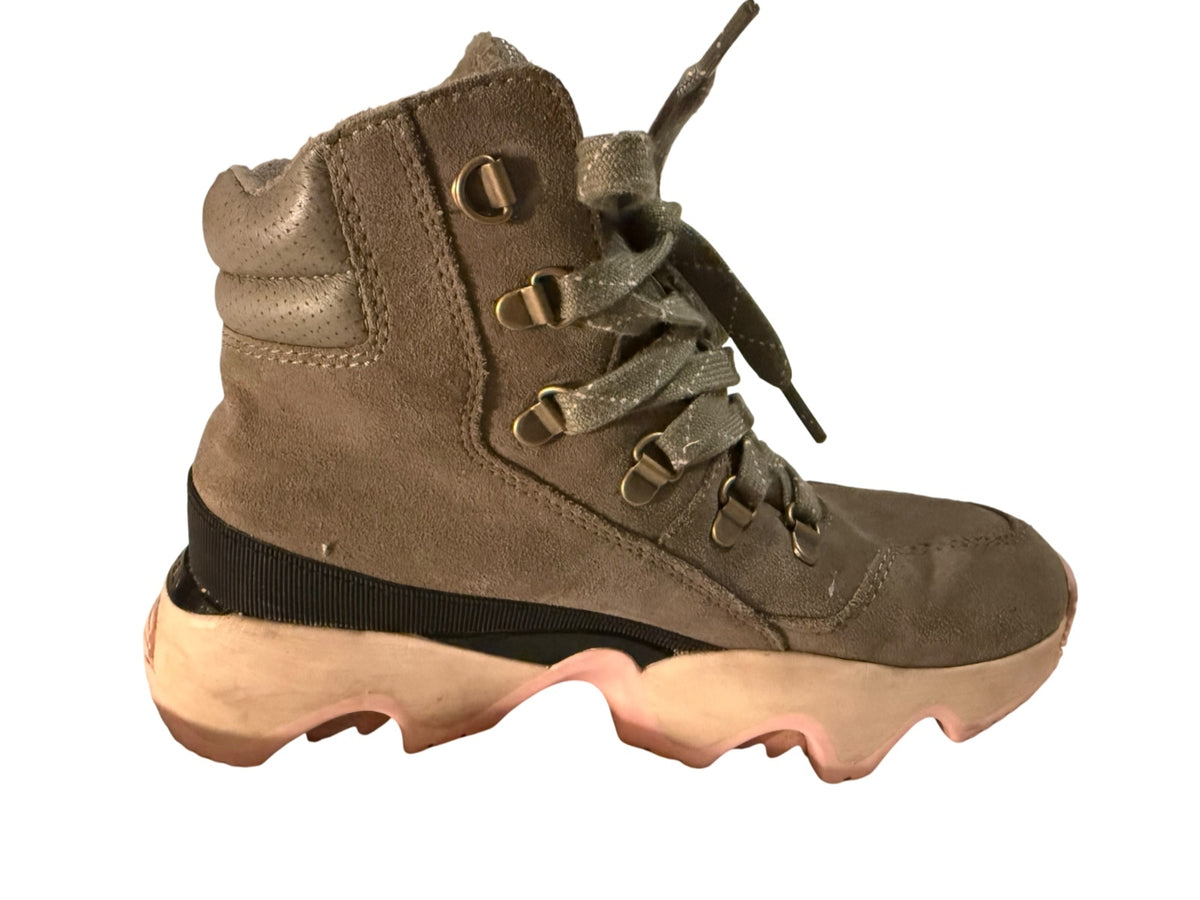Sorel Women's Suede Hiking Boots with Pink Soles - Size 8