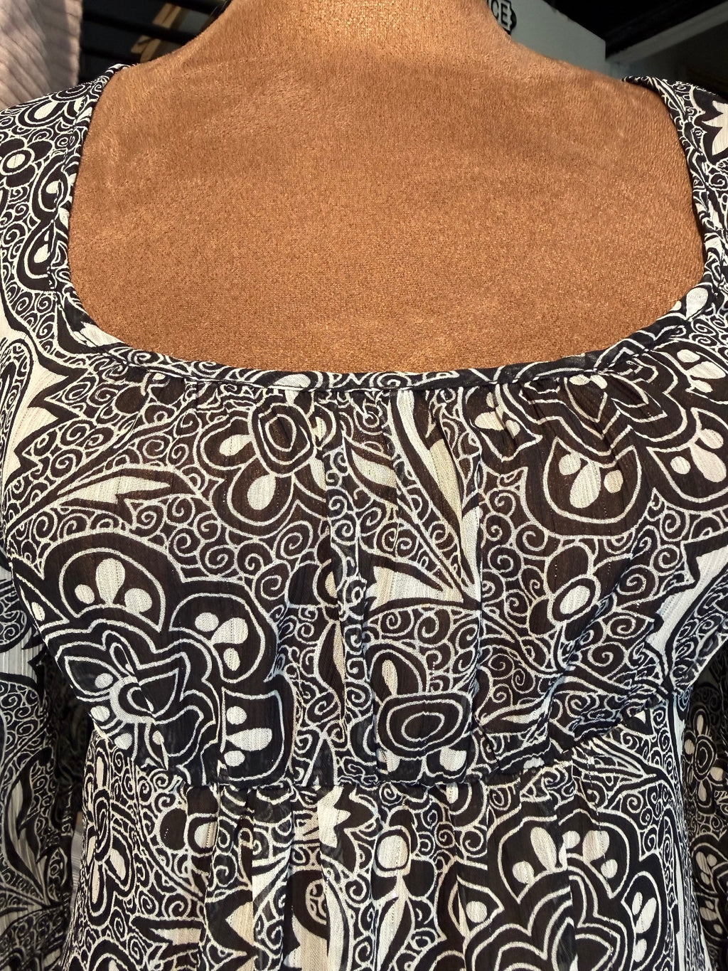 Anxiety Black and White Paisley Print Long Sleeve Top Small