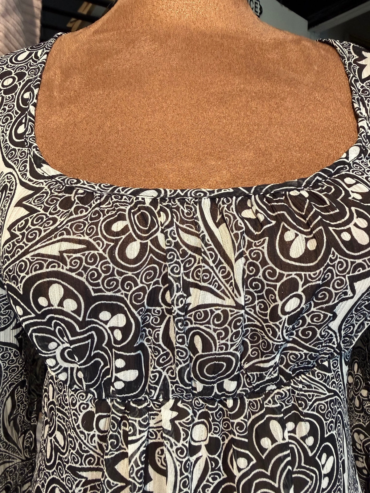 Anxiety Black and White Paisley Print Long Sleeve Top Small