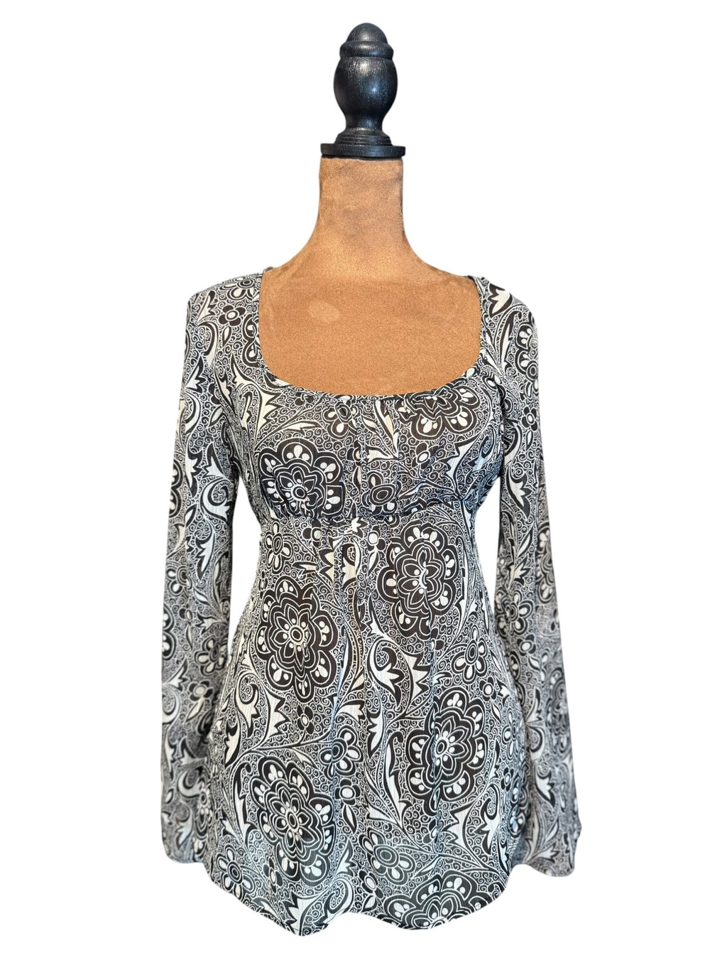 Anxiety Black and White Paisley Print Long Sleeve Top Small