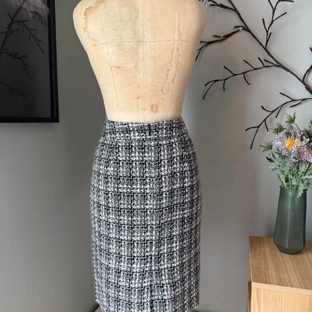 Banana Republic Women's Grey and Black Skirt