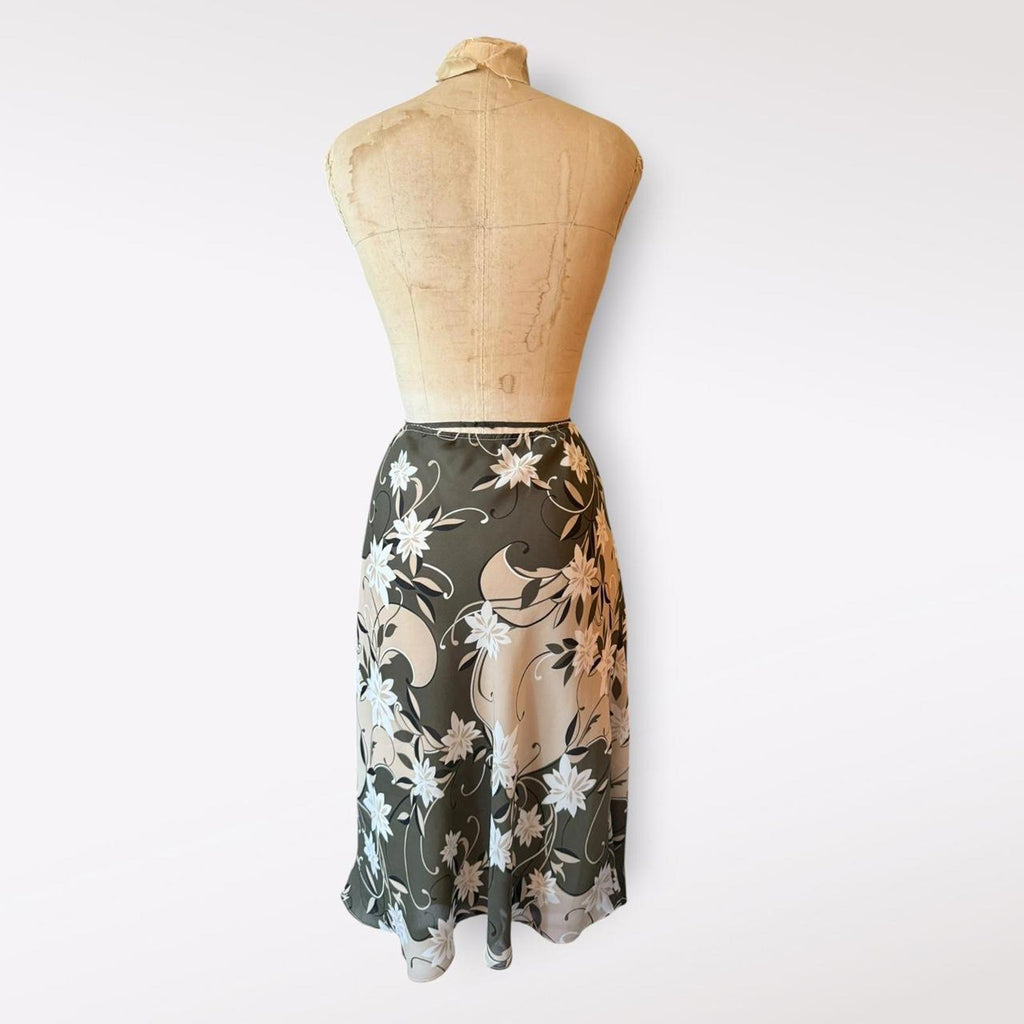 Hillard & Hanson midi skirt with floral pattern and ruffle hem