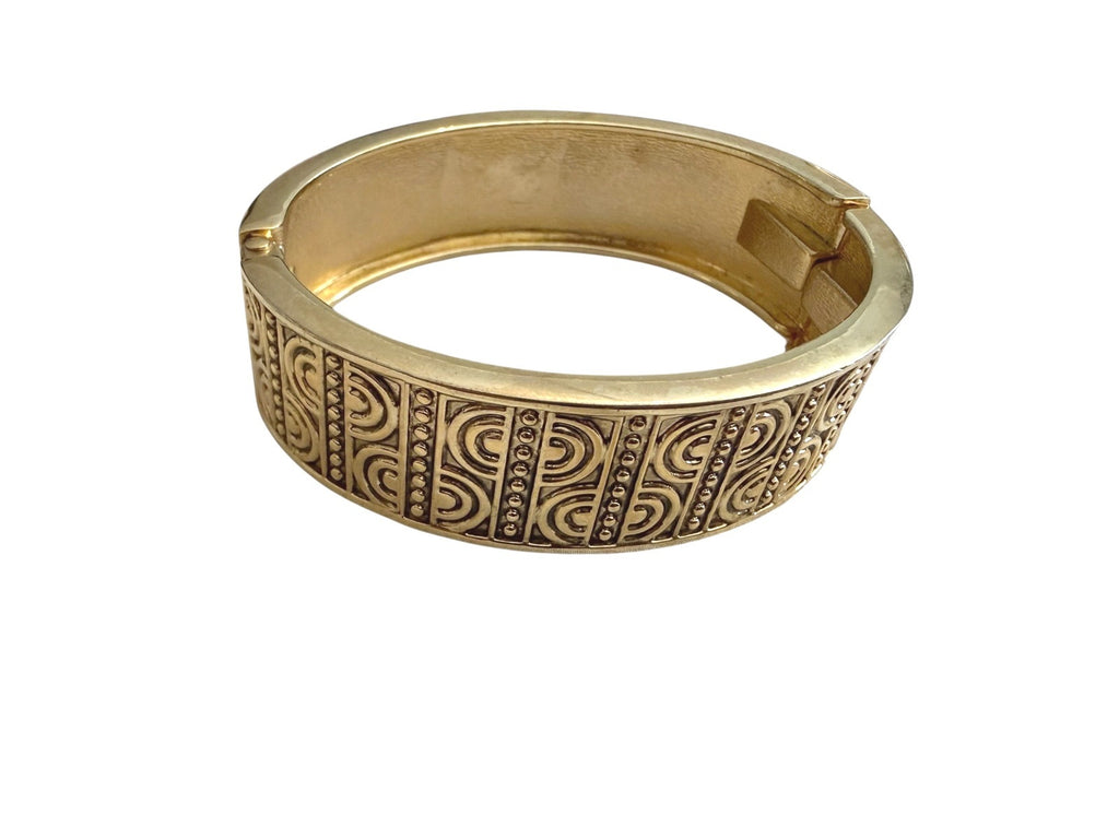 Vintage Gold Tone Hinged Bangle Bracelet with Textured Design