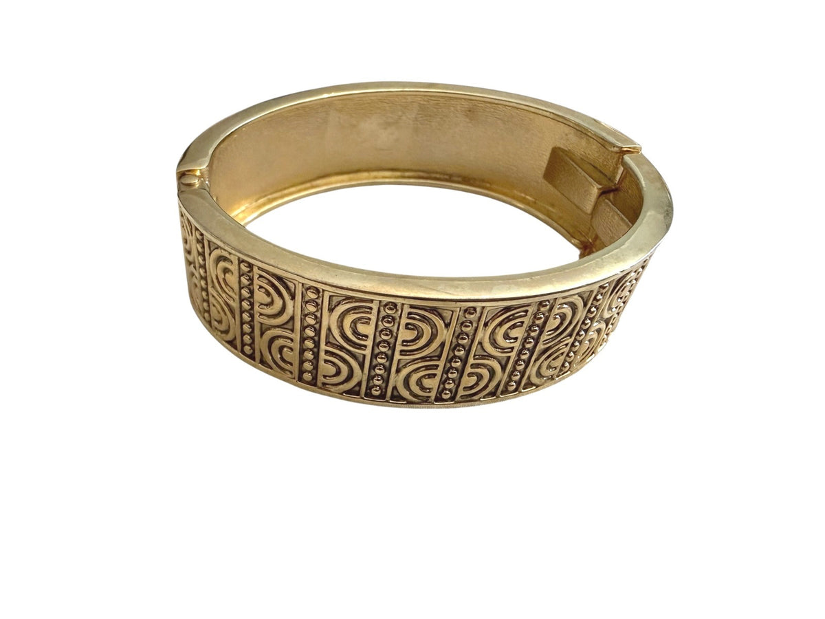 Vintage Gold Tone Hinged Bangle Bracelet with Textured Design