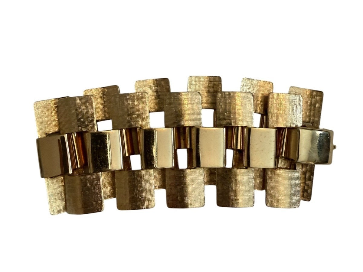 Vintage Sarah Coventry Gold Tone Wide Link Bracelet